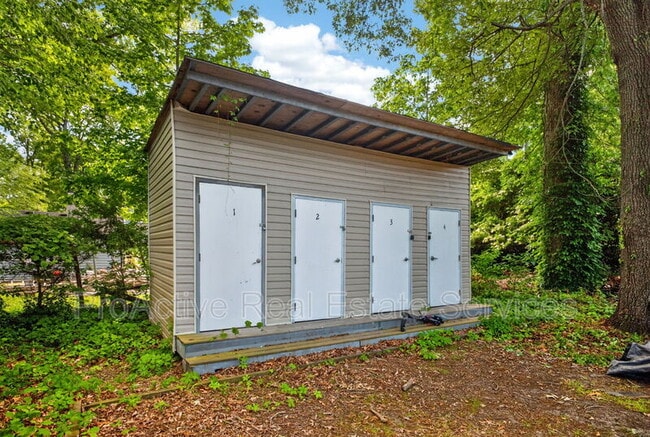 Building Photo - 1201 Tallwood St