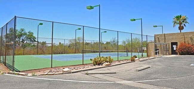Building Photo - Beautifully Updated 3 Bedroom Townhome nea...