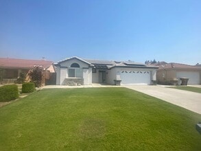 Building Photo - Silver Creek Beauty