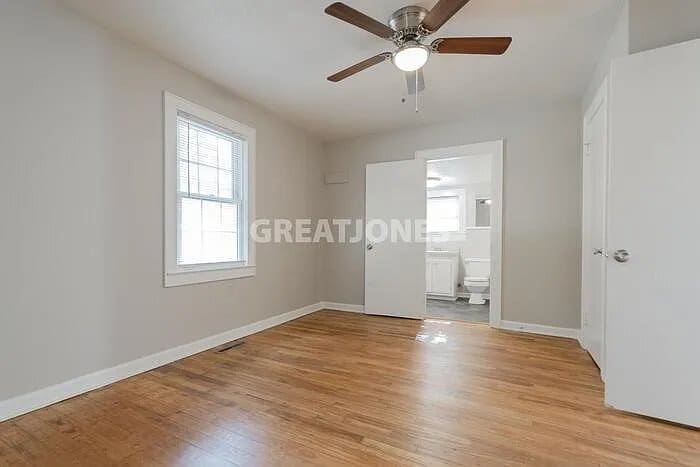 Building Photo - 2100 Lake Shore Dr