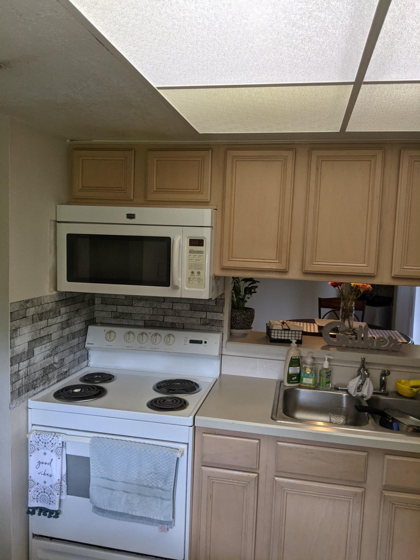 Kitchen - 229 Everest Pt