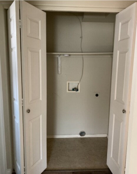 Building Photo - 674 Polaris Ct