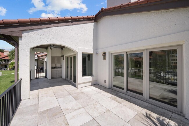 Building Photo - 3505 Harbor Dr