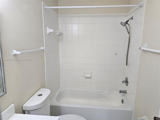 Building Photo - 2911 SE 13th Ave