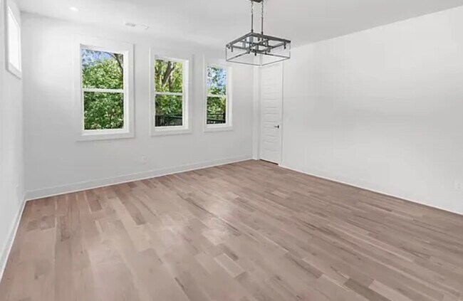 Building Photo - 2323 Carter Ave