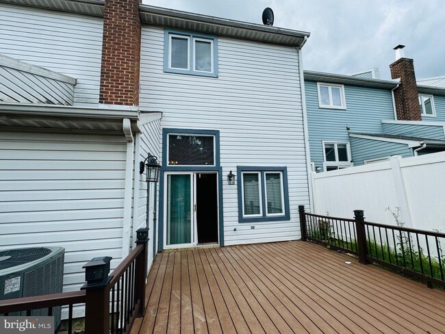 Building Photo - 137 Krista Ct