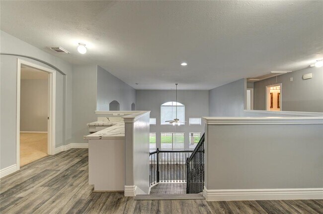 Building Photo - 5002 Laura Lee Ln
