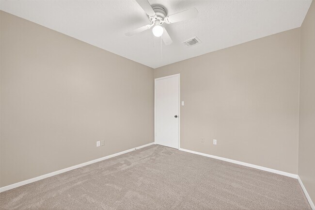 Building Photo - 1010 Valley Ranch Dr