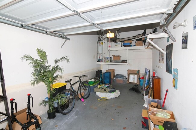Building Photo - 6915 Quail Pl