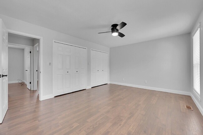 Building Photo - $2,700.00 - 4 Beds, 2 Baths, Single Family...