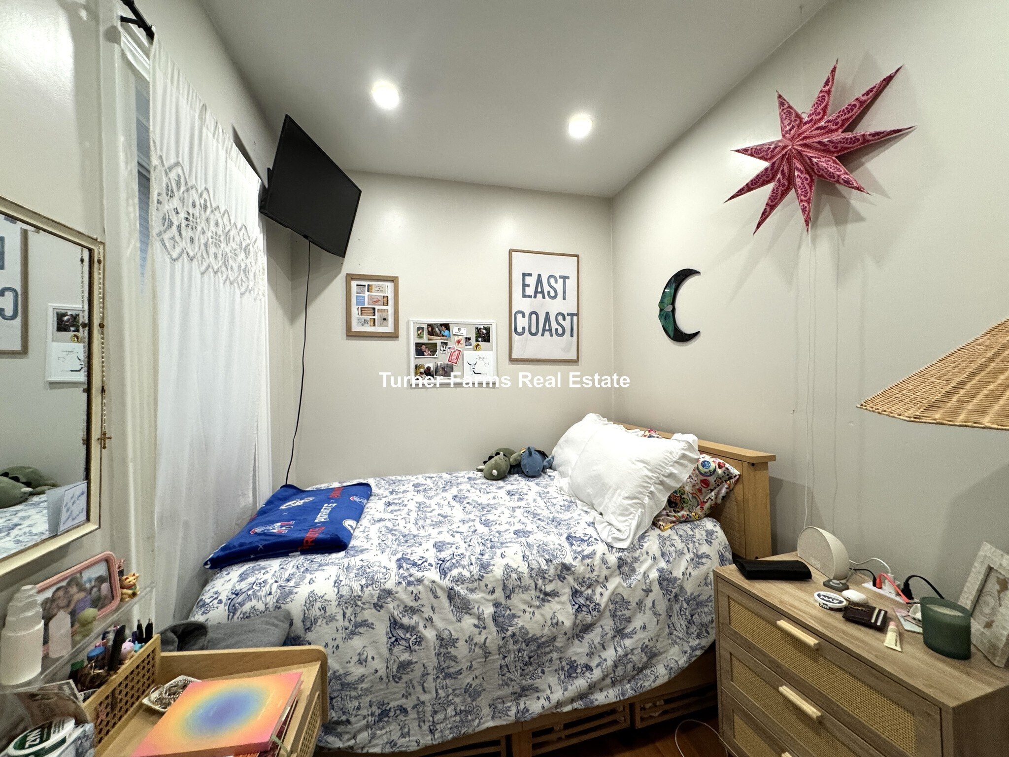 Building Photo - 91 Hudson St