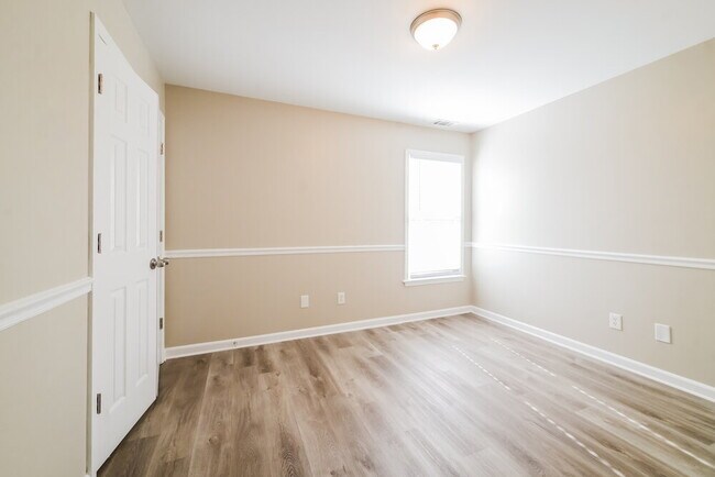 Building Photo - 343 Laurel Glen Crossing