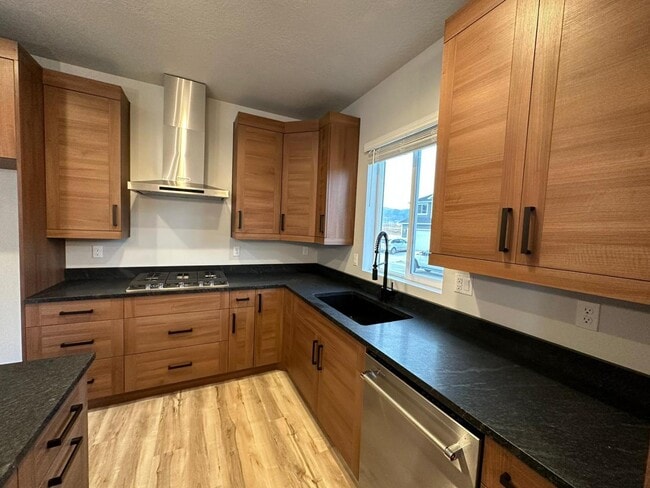 Building Photo - 12307 Eovaldi Ave