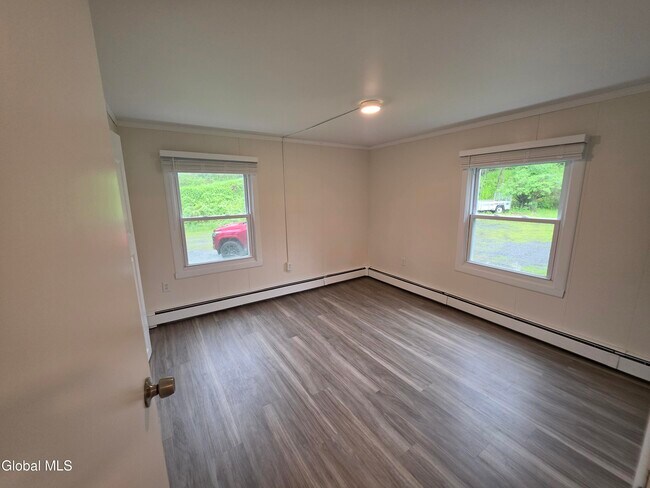 Building Photo - 112 Carriage House Ln