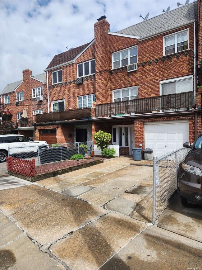Primary Photo - 71-31 58th Rd