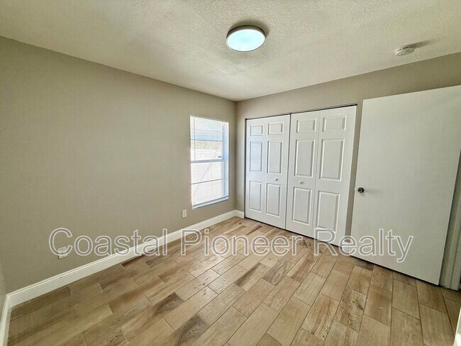 Building Photo - 7048 Hollowell Dr