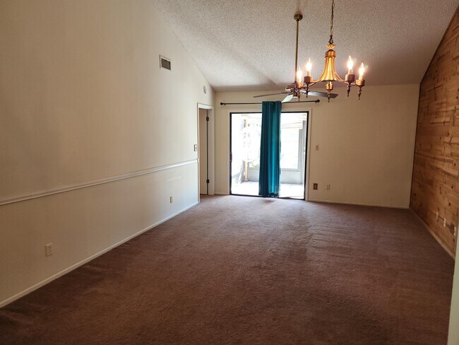 Building Photo - 196 White Fawn Dr