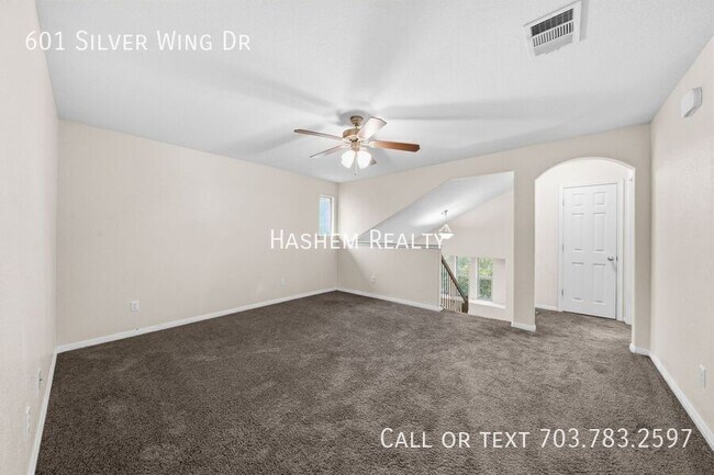 Building Photo - 601 Silver Wing Dr