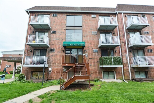 Building Photo - 1186 Worcester Rd