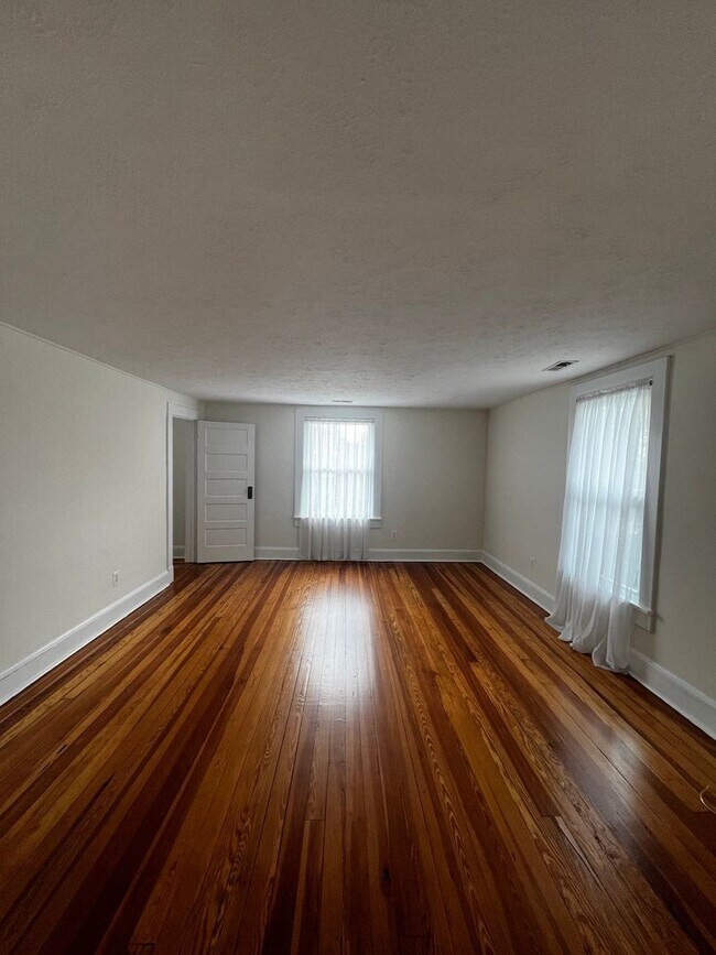 Building Photo - 21 S Church St