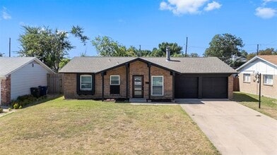 Building Photo - 4314 Hillsdale Ln