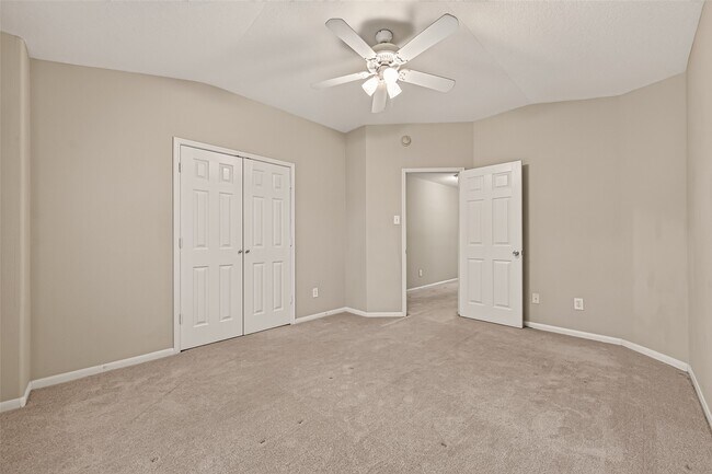Building Photo - 26339 Richwood Oaks Dr
