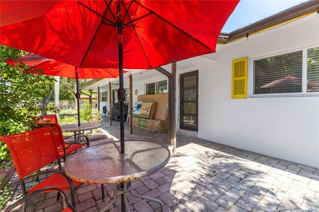 Building Photo - 1305 NE 2nd Ave