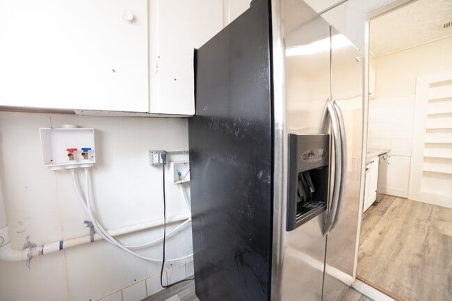 Building Photo - 1922 Wentworth St