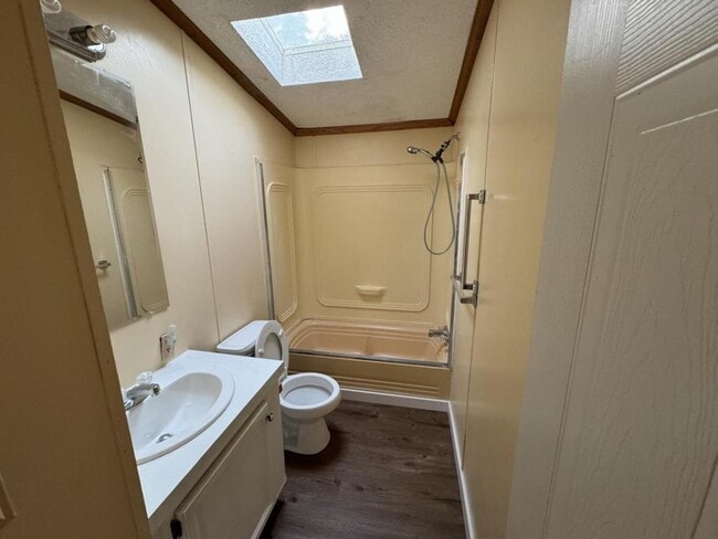 Building Photo - 13 1st St