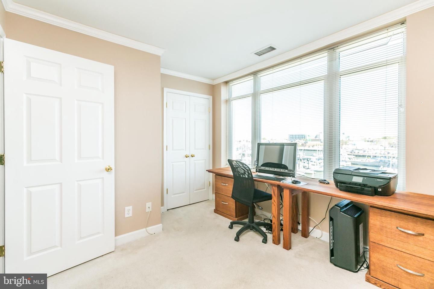 Building Photo - 100 Harborview Dr