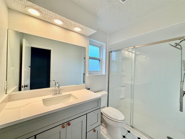 Building Photo - 11135 Bellspring Dr