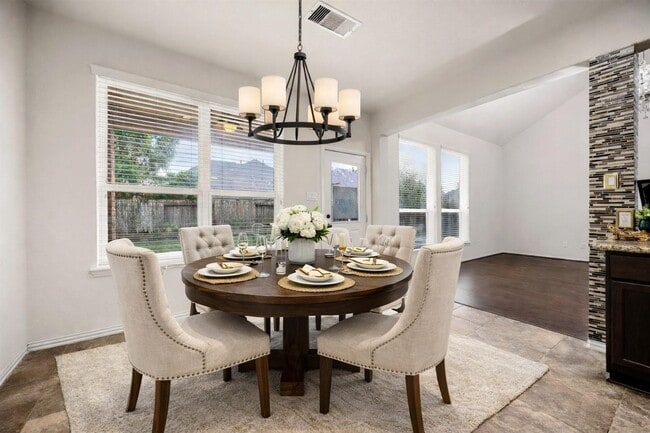 Building Photo - 14914 W Bend Dr