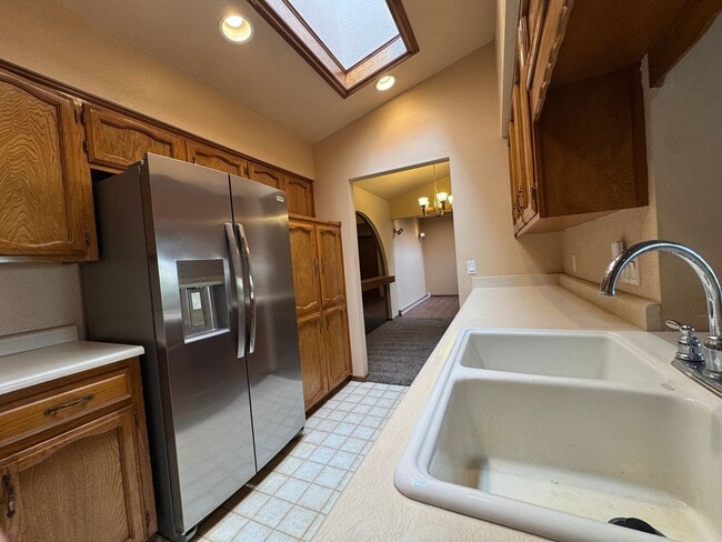 Building Photo - Mid-century Modern Garden Home!