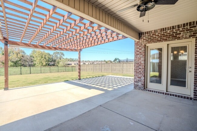 Building Photo - 14145 Lannister Ln