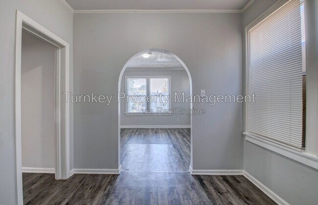 Building Photo - 1508 Sycamore St