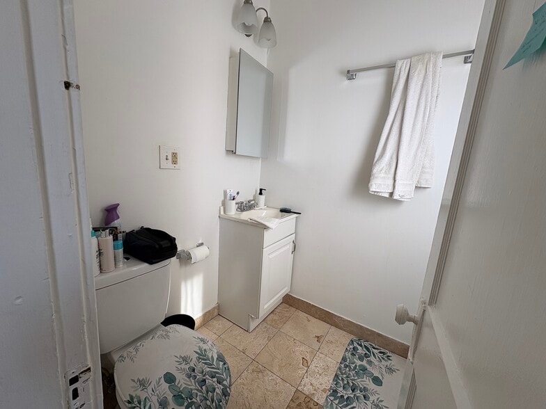 Building Photo - 38 Hemenway St