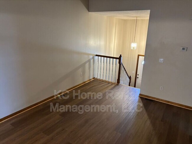 Building Photo - 501 Regina Ct