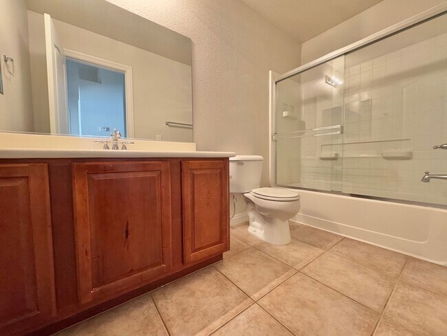 Building Photo - HERE'S THE PERFECT PLACE TO CALL HOME! 3 BEDROOM 2.5 BATHROOM TWO STORY TOWNHOUSE,
