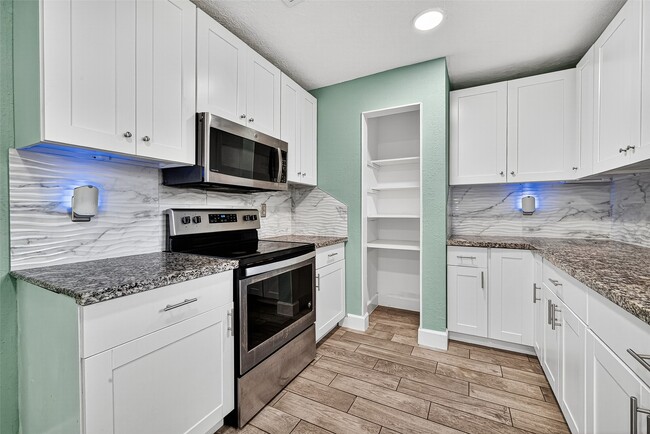 Building Photo - 7111 Tara Dr