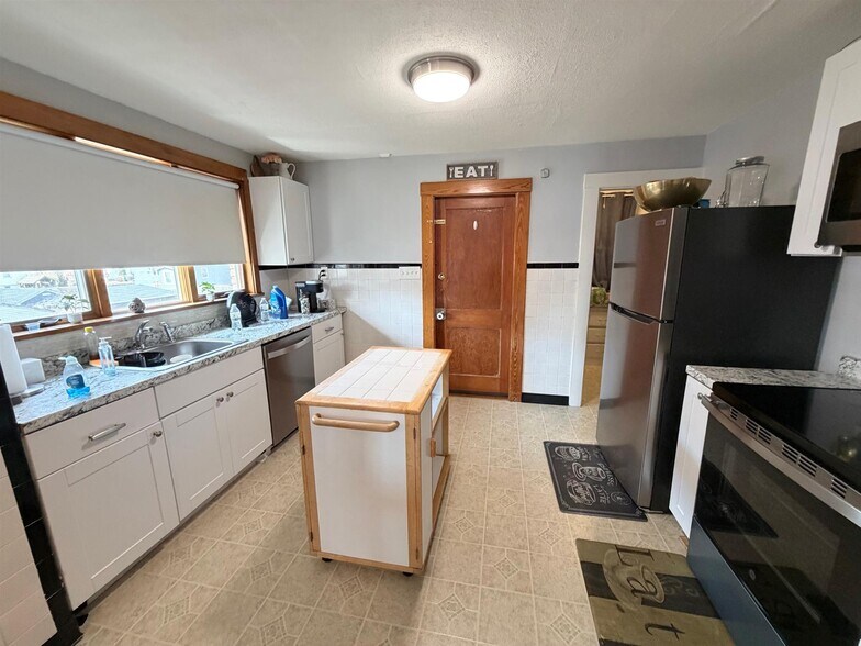 Building Photo - 130 Bonner Ave