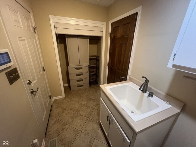 Building Photo - 12748 Limberlost Dr
