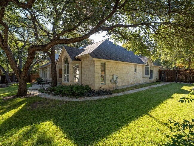 Building Photo - 17200 Poncho Springs Ln