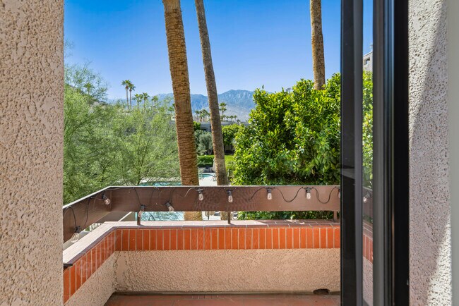 Building Photo - 2601 S Broadmoor Dr