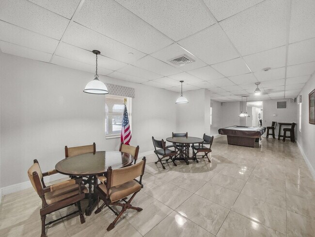 Building Photo - 125 S Ocean Ave