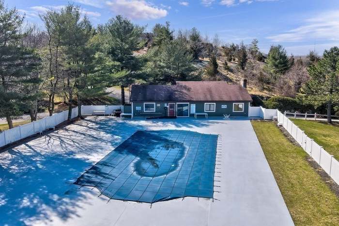 Pool - 8 Ledgewood Way