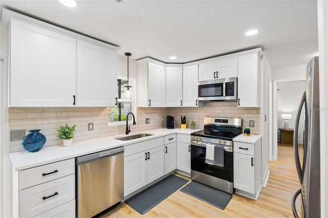 Building Photo - 34807 Evergreen Way