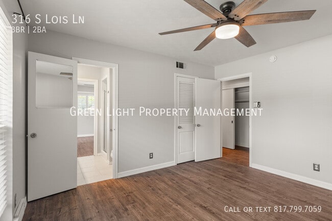 Building Photo - 316 S Lois Ln