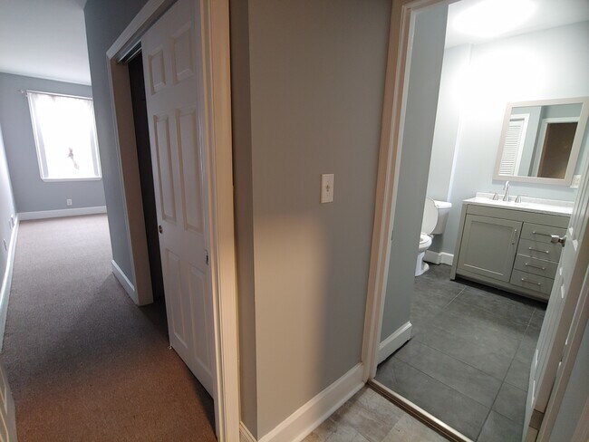 Building Photo - 33 S Calhoun St