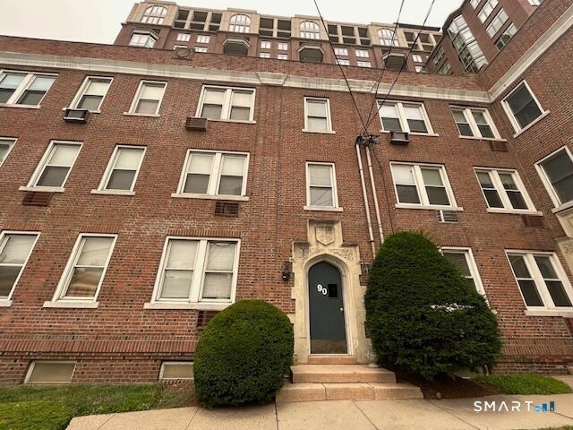 Building Photo - 90 Grove St