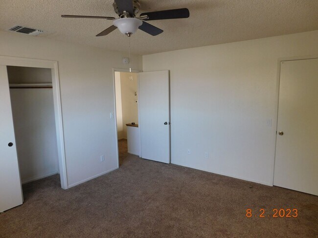 Building Photo - PER633